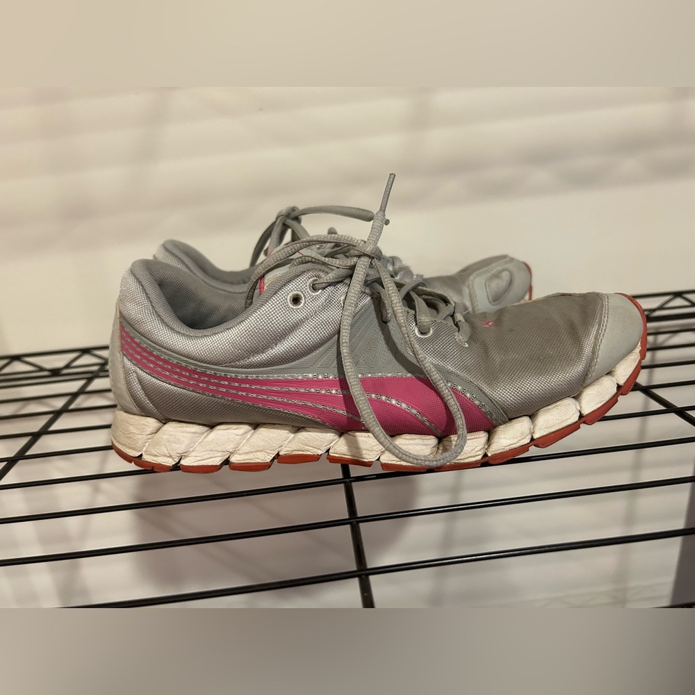 Women’s puma’s